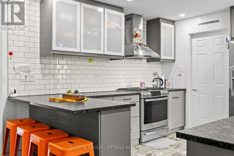 28368697/35-jackson-court/beaverbrook/ottawa/ontario/K2K1B6_15