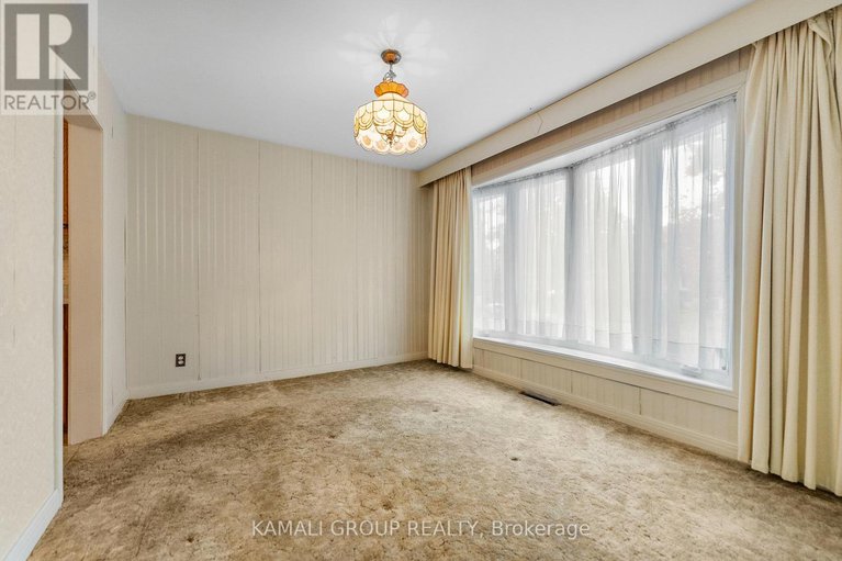 29087662/683-courtenay-avenue/laurentianview/ottawa/ontario/K2A3B8_11
