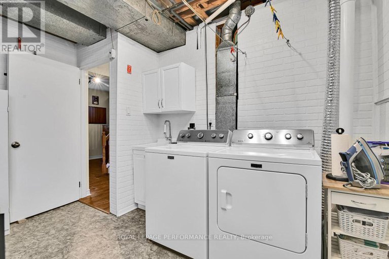 28170610/298-hoylake-crescent/bilberry-creekqueenswood-heights/ottawa/ontario/K1E1M2_30