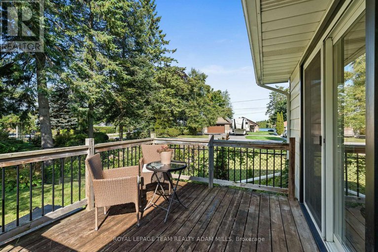 28834726/1095-boucher-crescent/manotick-south-to-roger-stevens/ottawa/ontario/K4M1B3_41