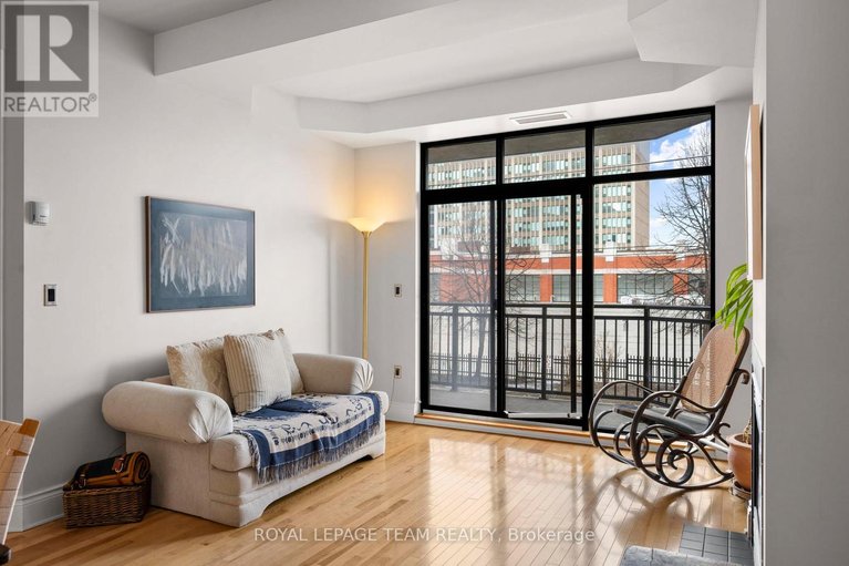 29563752/202-260-besserer-street/sandy-hill/ottawa/ontario/K1N1J3_17