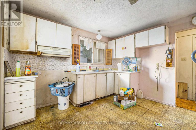 29023589/120-woodfield-drive/tanglewood/ottawa/ontario/K2G0A3_5