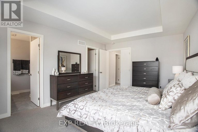 29526070/1022-lunar-glow-crescent/riverside-southgloucester-glen/ottawa/ontario/K4M0J9_17