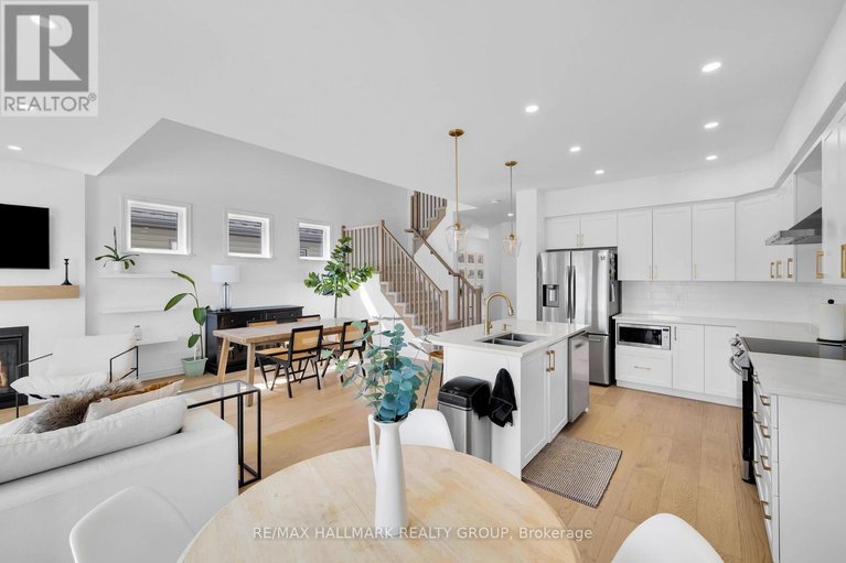 29635213/112-crevasse-road/mer-bleuebradley-estatesanderson-park/ottawa/ontario/K1W0P9_9