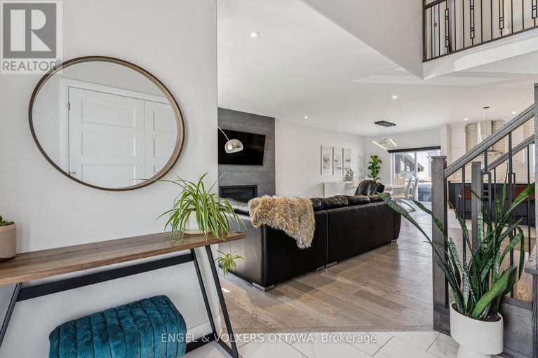 28649203/529-lucent-street/village-of-russell/russell/ontario/K4R0G3_4