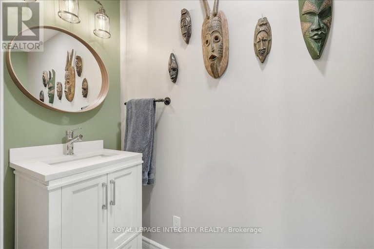 28978669/1406-bouton-dor-way/bilberry-creekqueenswood-heights/ottawa/ontario/K1E3L3_18
