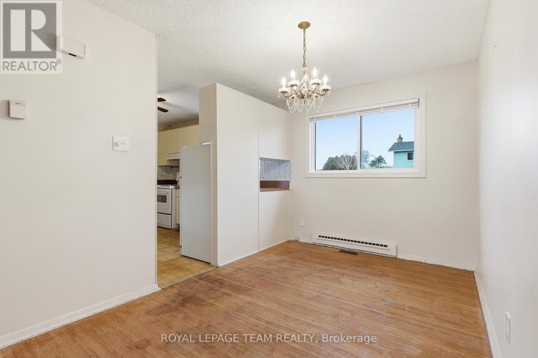 29612098/57-sullivan-avenue/meadowlandscrestview/ottawa/ontario/K2G1V1_8