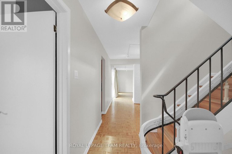 28762114/26-jackson-court/beaverbrook/ottawa/ontario/K2K1B7_6
