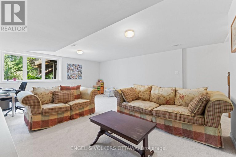 28528943/18-mccooeye-lane/stittsville-central/ottawa/ontario/K2S1B9_25