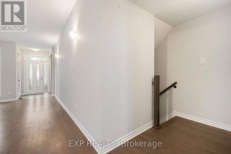 28570679/274-pembina-private/riverside-southgloucester-glen/ottawa/ontario/K4M0G7_9