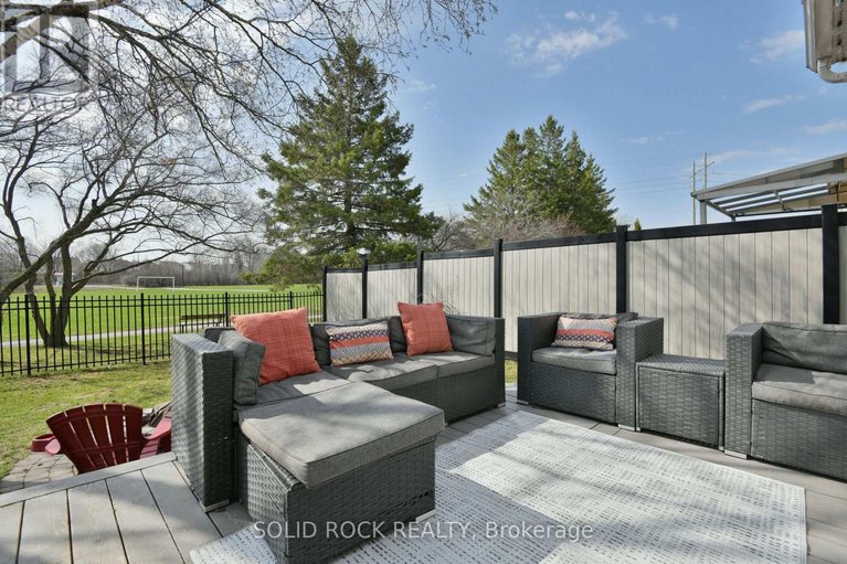 29651651/20-shetland-way/bridlewood/ottawa/ontario/K2M1R9_36