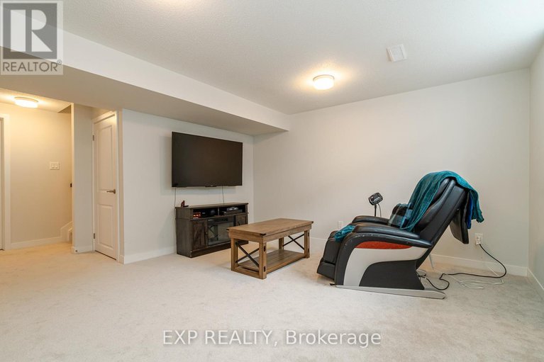 28798703/676-quilter-row/goulbourn-twp-from-franktown-rdsouth-to-rideau/ottawa/ontario/K0A2Z0_30