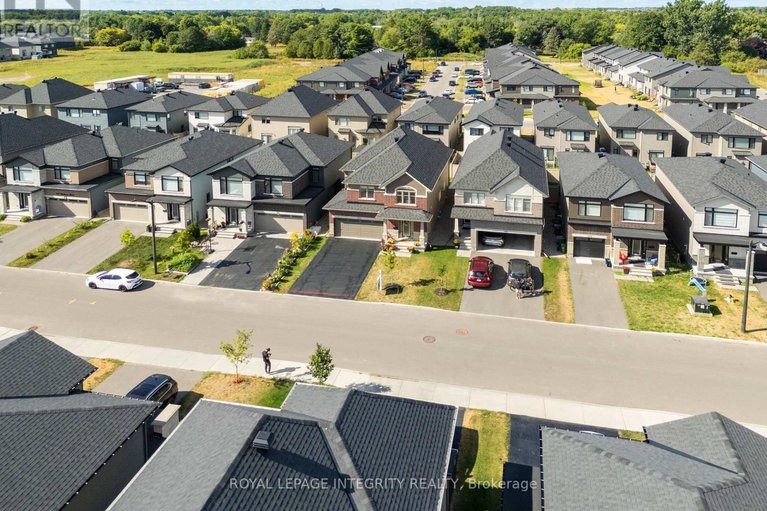 28786279/107-heirloom-street/riverside-southgloucester-glen/ottawa/ontario/K4M0L3_38