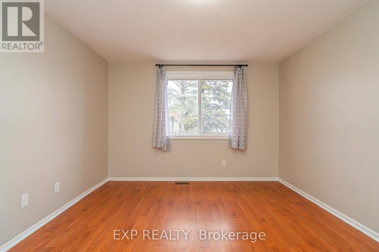 29105689/a-3915-old-richmond-road/arbeatha-park/ottawa/ontario/K2H8T9_21