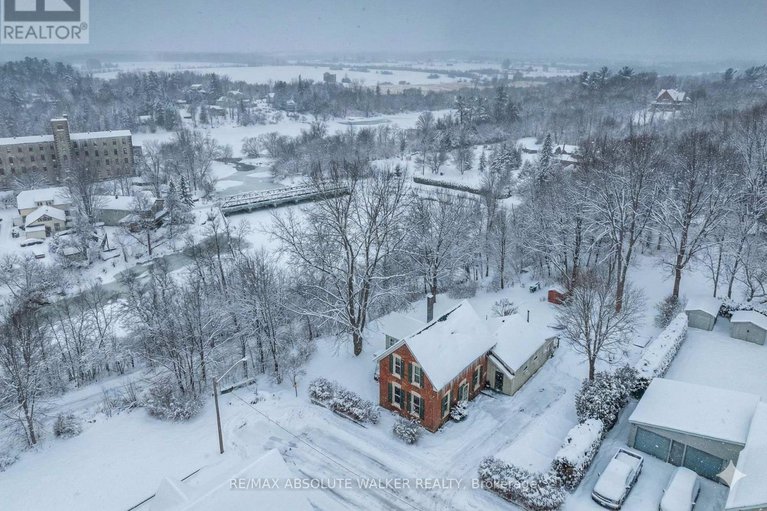 29162989/40-thomas-street/almonte/mississippi-mills/ontario/K0A1A0_1