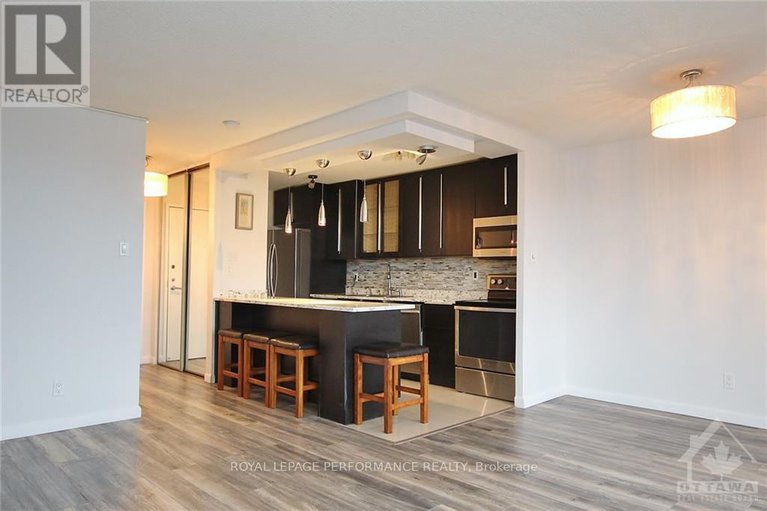 28832666/1102-1785-frobisher-lane/riverview-park/ottawa/ontario/K1G3T7_5