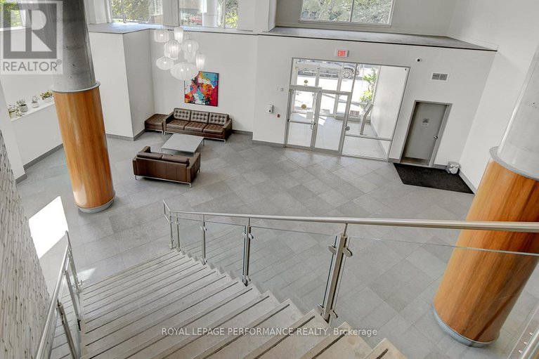 28861929/413-7-marquette-avenue/vanier/ottawa/ontario/K1L8A7_19