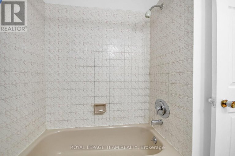28738547/52-bowhill-avenue/borden-farmstewart-farmcarleton-heightsparkwood-hills/ottawa/ontario/K2E6S7_24