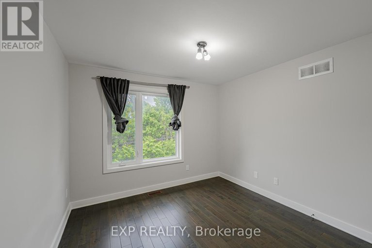 28359766/14-camil-street/castle-heightsrideau-high/ottawa/ontario/K1K0X1_33