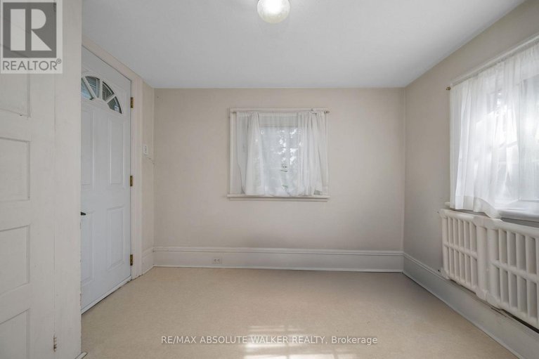 28422236/210-rideau-terrace/lindenlea/ottawa/ontario/K1M0Z2_13