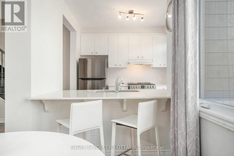 28652639/827-kiniw-private/cfb-rockcliffe-and-area/ottawa/ontario/K1K5A3_13