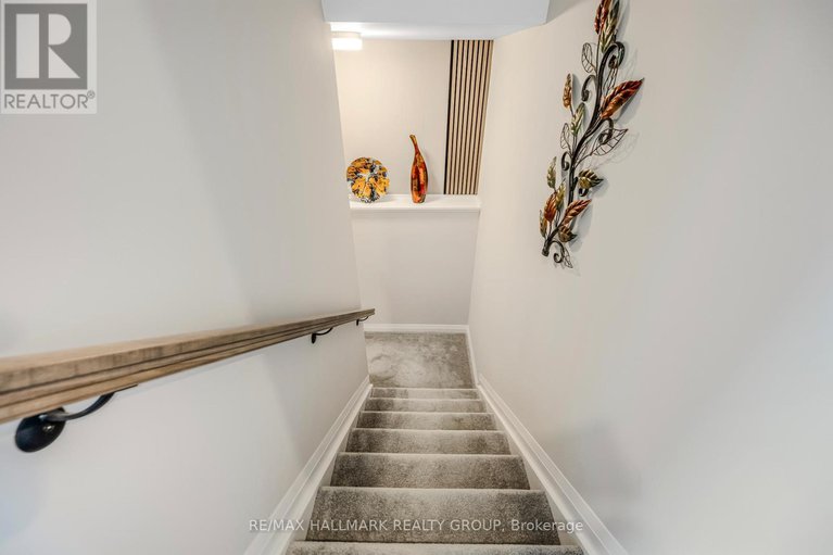28506453/643-terrier-circle-w/goulbourn-twp-from-franktown-rdsouth-to-rideau/ottawa/ontario/K0A2Z0_36