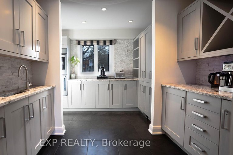 28293980/17-chesswood-court/pineglencountry-place/ottawa/ontario/K2E7E3_13