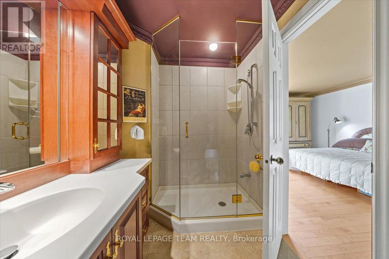 28751213/14-27-forsyth-lane/crystal-beach/ottawa/ontario/K2H9H2_30