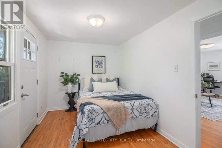 28629936/422-queen-mary-street/overbrookcastle-heights/ottawa/ontario/K1K1W5_8