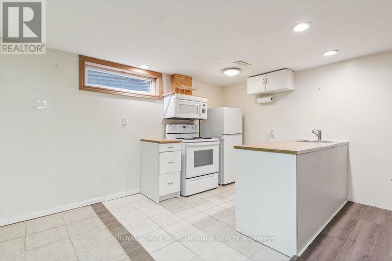 27687403/1932-marquis-avenue/ottawa/ontario/K1J8J2_30