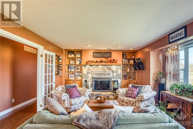 27581108/6443-martin-street/blakeneyalmonte/almonte/ontario/K0A1A0_10
