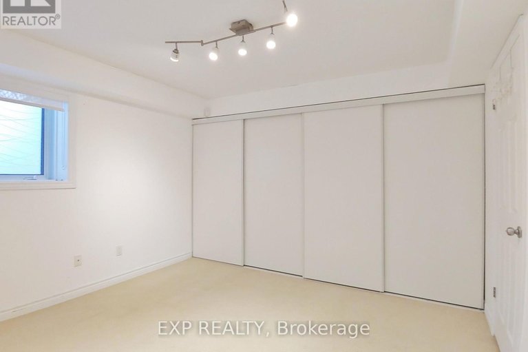 29473779/32-605-b-chapman-mills-drive/strandherd/ottawa/ontario/K2J5T1_24