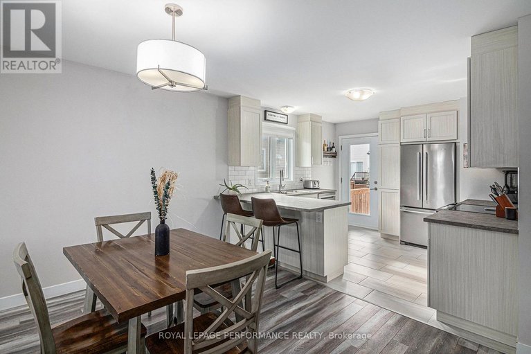 29595953/8-brittany-street/north-stormont-finch-twp/north-stormont/ontario/K0A1R0_8