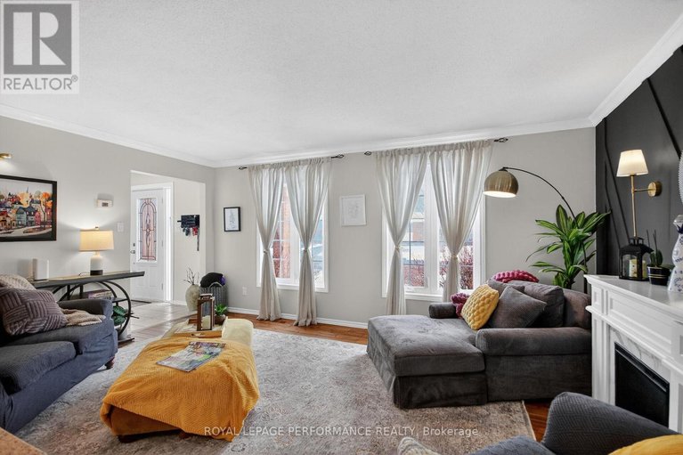 29573555/107-dunlop-crescent/village-of-russell/russell/ontario/K4R1B3_8