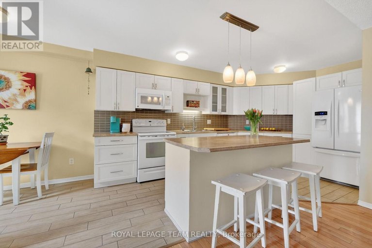 29521537/202a-62-donald-street/overbrook/ottawa/ontario/K1K1N2_15