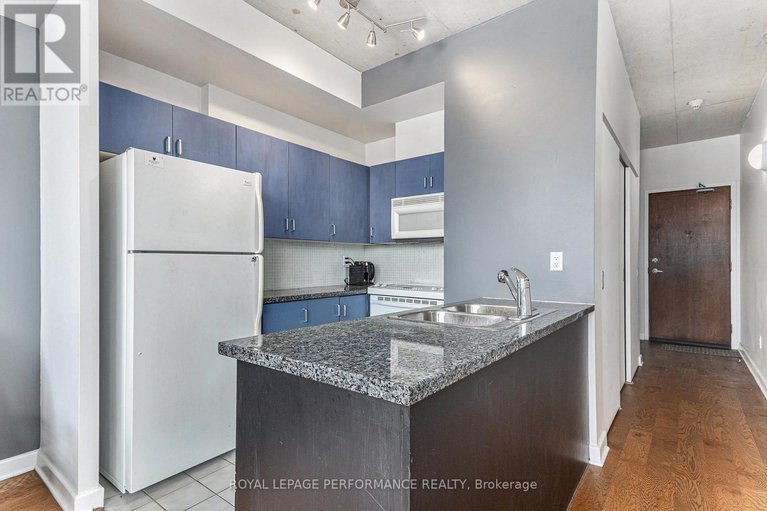 28302744/180-york-street/lower-townbyward-market/ottawa/ontario/K1N1J6_8