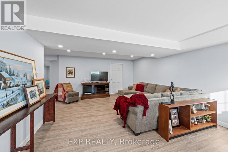 29385318/117-joshua-street/mer-bleuebradley-estatesanderson-park/ottawa/ontario/K1W0A4_37