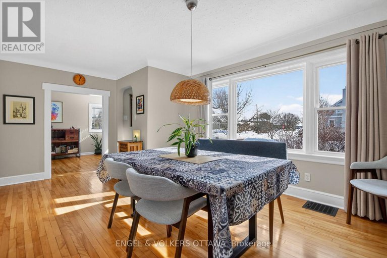 29397615/1235-erie-avenue/ridgemont/ottawa/ontario/K1V6G5_10