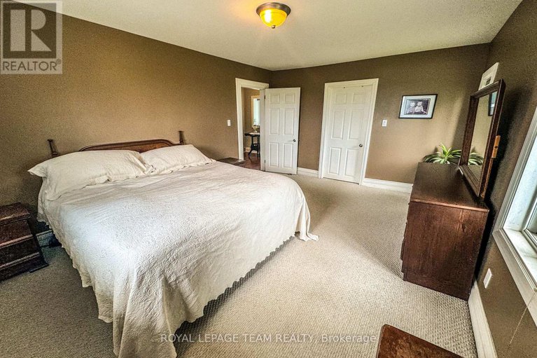28494817/7904-bank-street/osgoode-twp-south-of-reg-rd-6/ottawa/ontario/K0A2P0_6
