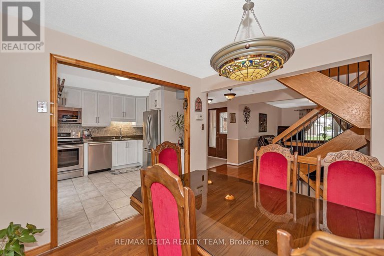 28904368/427-mockingbird-drive/chatelaine-village/ottawa/ontario/K1E2A8_12