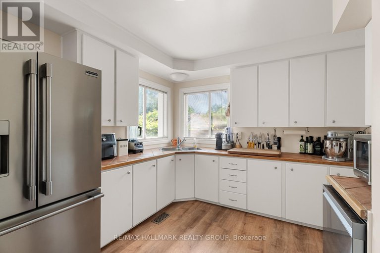 29266979/991-blair-road/cardinal-heights/ottawa/ontario/K1J7M9_20