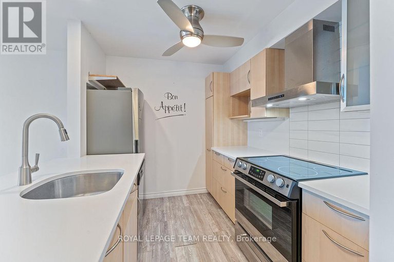 29006279/417-214-viewmount-drive/borden-farmstewart-farmcarleton-heightsparkwood-hills/ottawa/ontario/K2E7X3_9