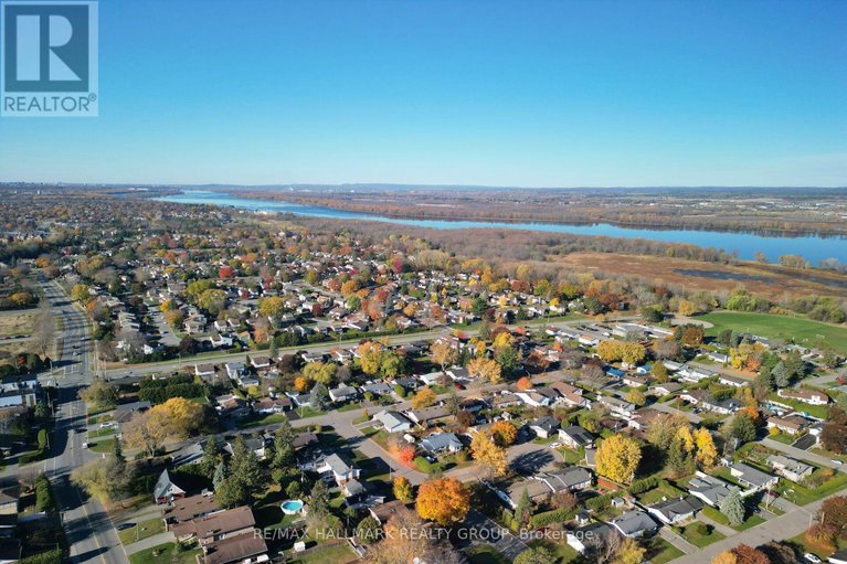 29053802/838-balsam-drive/chatelaine-village/ottawa/ontario/K1E1B7_46