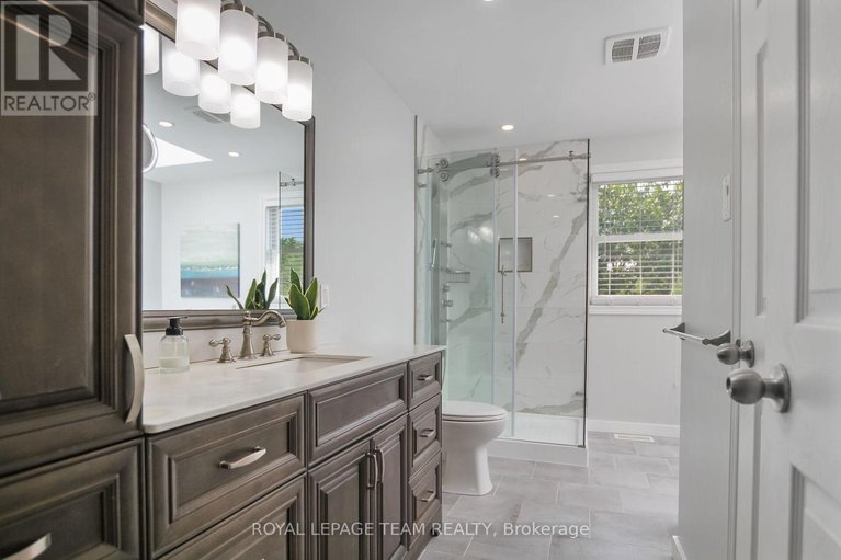 28617352/7-albury-crescent/stittsville-central/ottawa/ontario/K2S1G7_26