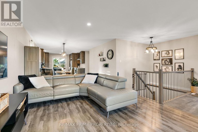 29399730/208-filion-street/embrun/russell/ontario/K0A1W0_7