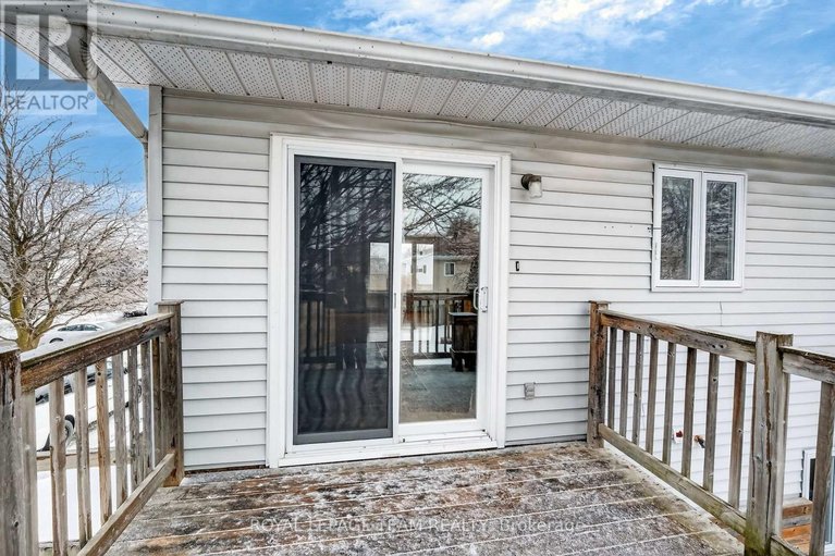 29475193/280-therese-avenue/town-of-rockland/clarence-rockland/ontario/K4K1G9_28