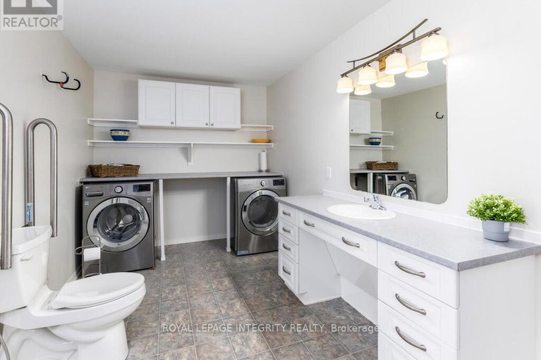 29305023/223-willow-creek-circle/strandherd/ottawa/ontario/K2G7B1_23