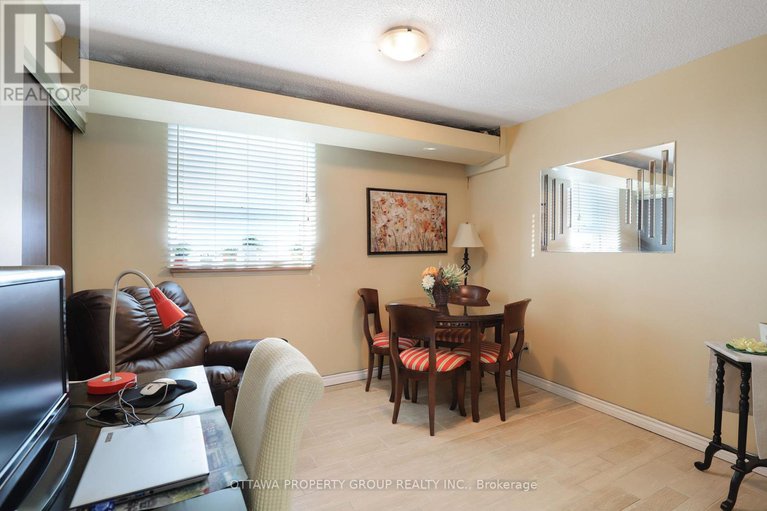 28628193/913-555-brittany-drive/viscount-alexander-park/ottawa/ontario/K1K4C5_19