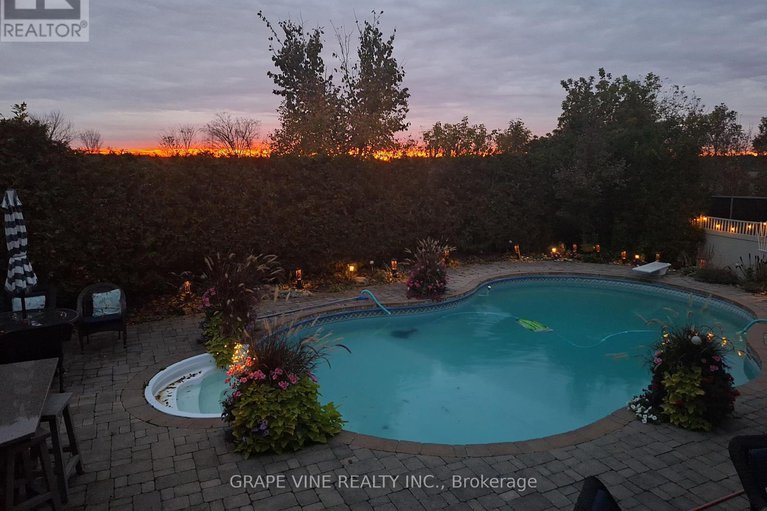 28434299/421-keith-crescent/mer-bleuebradley-estatesanderson-park/ottawa/ontario/K1W0A2_46