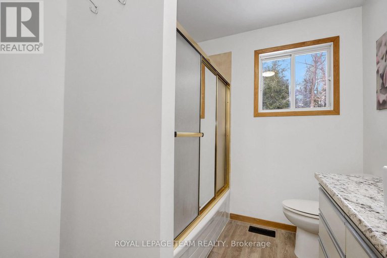 29401092/13025-mackenzie-road/south-dundas-williamsburgh-twp/south-dundas/ontario/K0C1H0_21